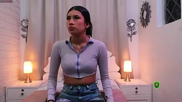 Lili_Opal on StripChat