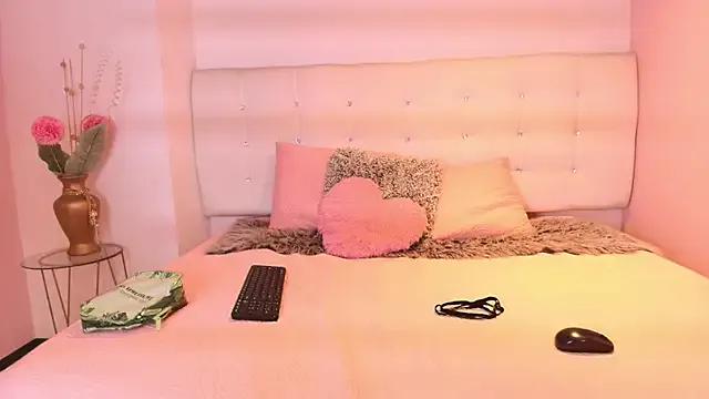 lilyth_bloom on StripChat