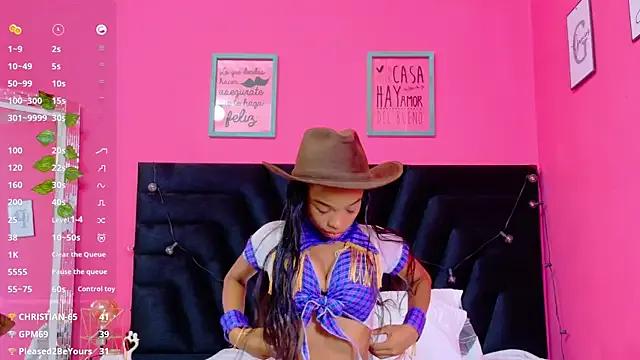 littleebonymommy on StripChat