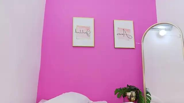 littleebonymommy on StripChat