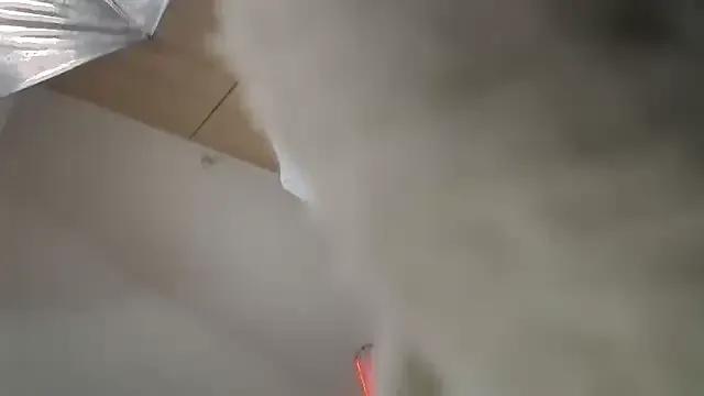 lizzy_squirt on StripChat