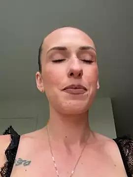 lola_tentatiion on StripChat