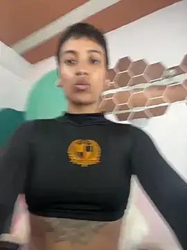 Freechat LollaByer on StripChat