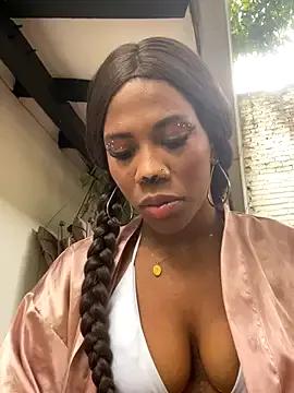 LucianaaMorena on StripChat