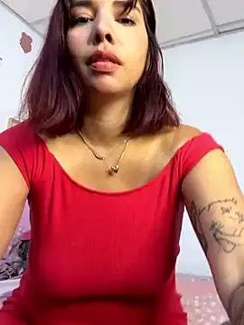 LucyMartelli on StripChat