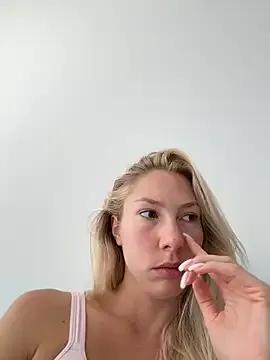 Freechat LuisaBecker on StripChat