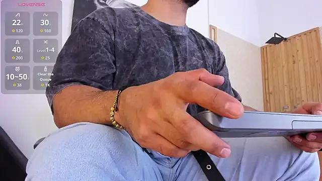 Freechat Luke__09 on StripChat