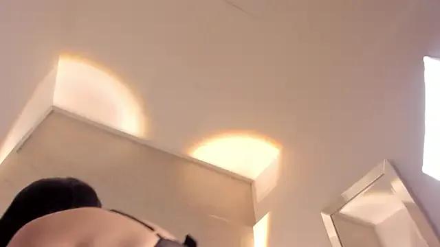 Lunaa_bellaa on StripChat