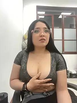 Lunaa_bellaa on StripChat