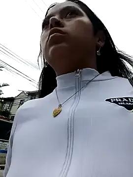 LunaHot_777 on StripChat