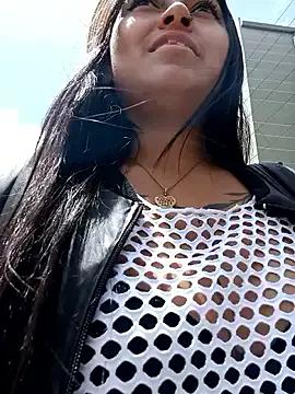 LunaHot_777 on StripChat