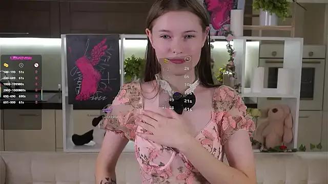 LynHillaire on StripChat