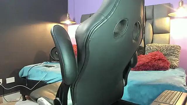 Lyon_vach on StripChat