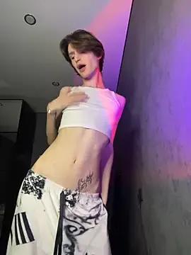 madi_snow on StripChat