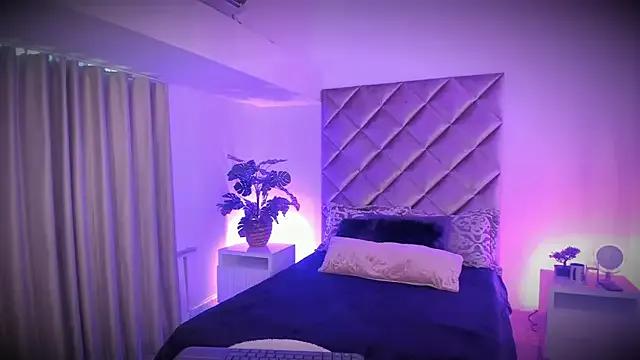 malaia_hills on StripChat