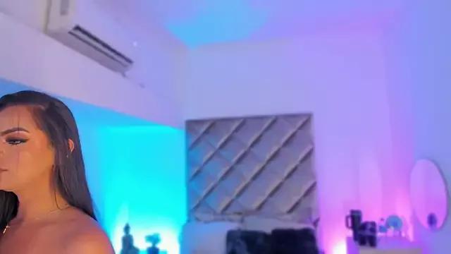 malaia_hills on StripChat