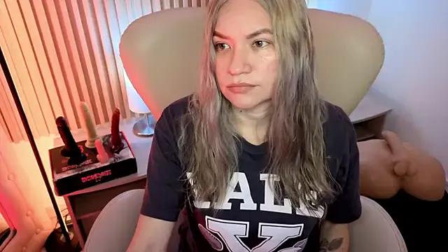 MarianL0ve on StripChat