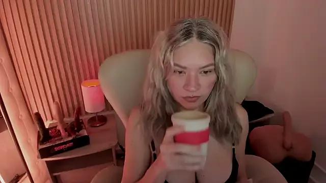 MarianL0ve on StripChat