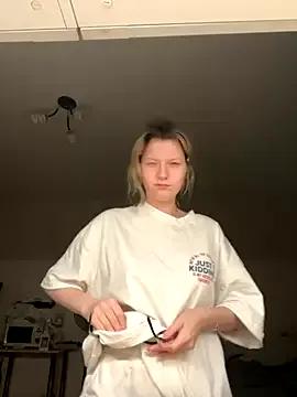 MaryHiggins — Playing with pussy