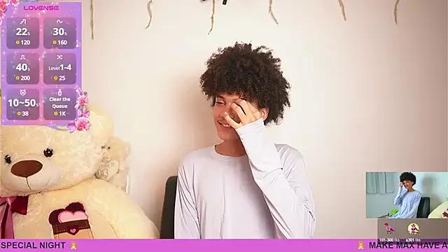 Freechat Max_Rain on StripChat