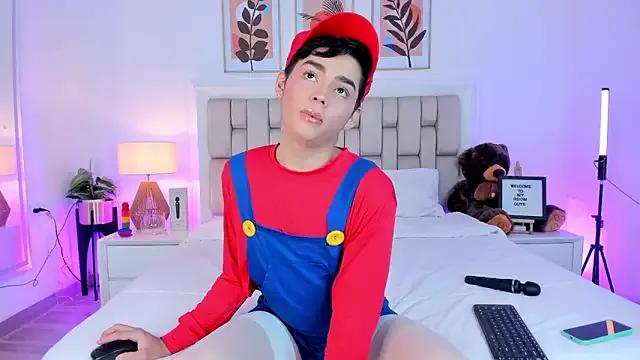 Maxi_little on StripChat