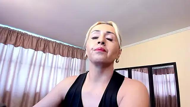 maylin_yung — fingers in the pussy