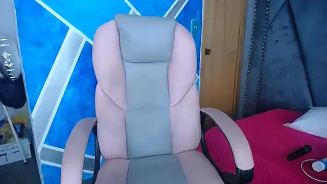 Freechat MeganMilF2 on StripChat