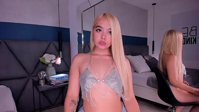 Mia_Roswell on StripChat