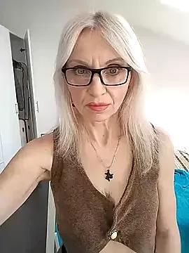 Mila_Lovi on StripChat