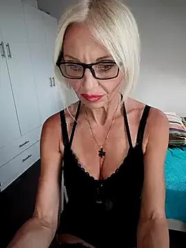 Mila_Lovi on StripChat