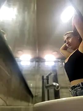 Mila_LS on StripChat