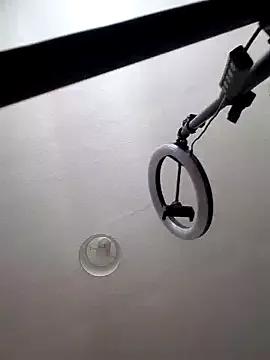 Milky_flexy_cat on StripChat