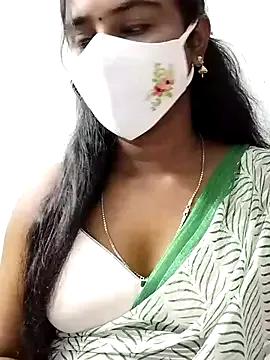 mini-queen on StripChat