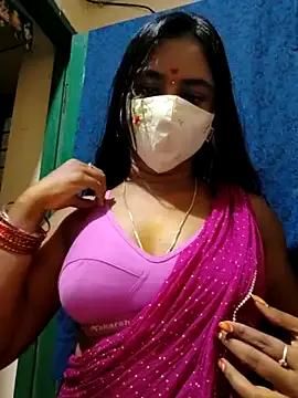 mini-queen on StripChat