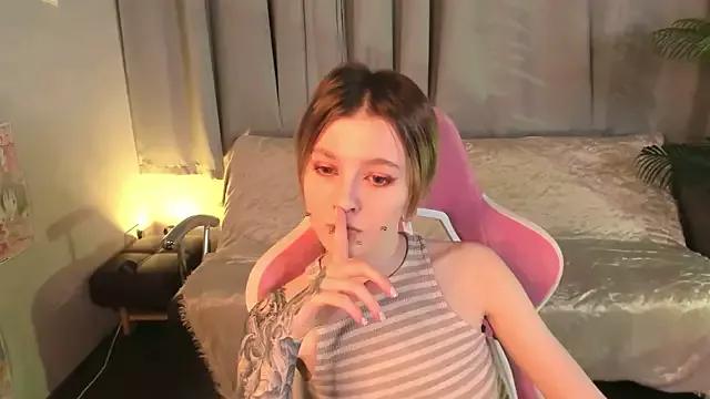 Freechat MiraVelle on StripChat