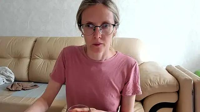 MollyStory on StripChat