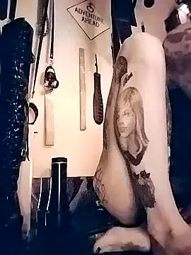 MommyMisfit on StripChat