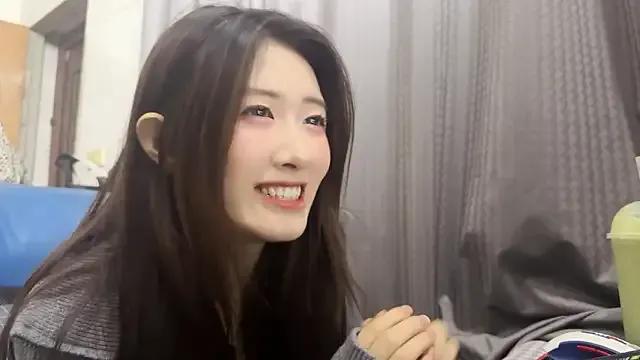 Moonlight-23 — Freechat on StripChat