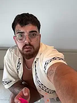 MrAndMrsSavage on StripChat