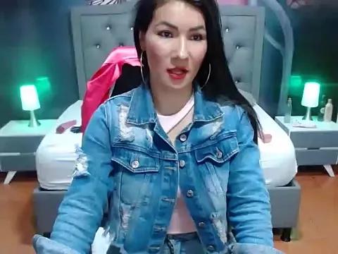 naomidibello on StripChat