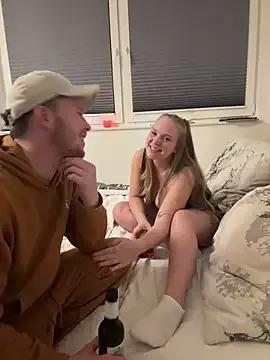 NickyGold_Official on StripChat