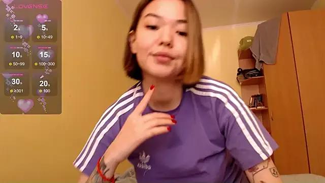 osaka_nia on StripChat