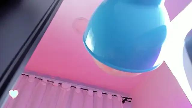 Pinkyrosse on StripChat