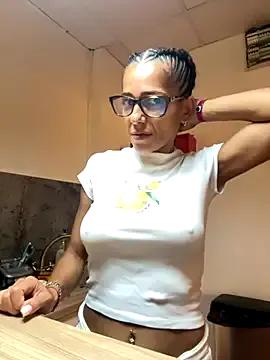 PlayfulShow on StripChat