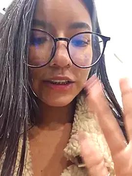 Freechat Pretty_roxxyy on StripChat