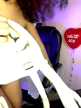 PrettyTiana_ on StripChat