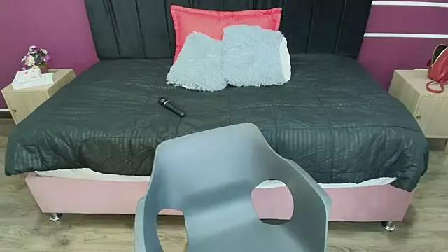 Raquel_jones on StripChat