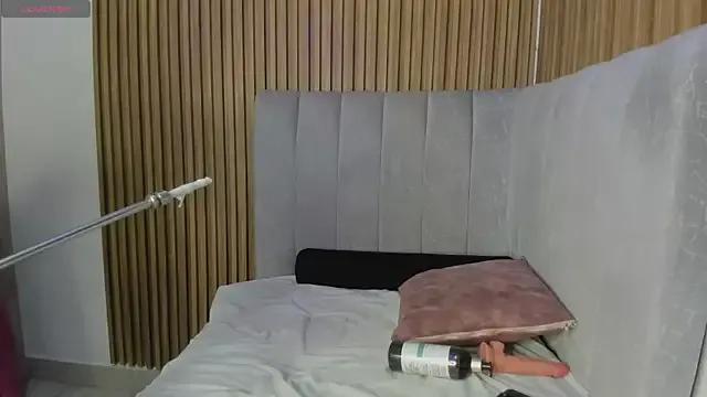 Raven_Roth — punish me with machine control 60 seg