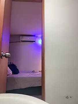 riri_brunnete on StripChat