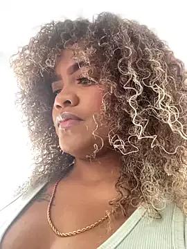 riri_brunnete on StripChat